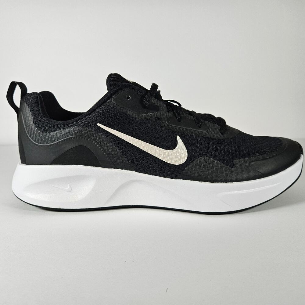 Nike Wearallday Black White Womens size 12
